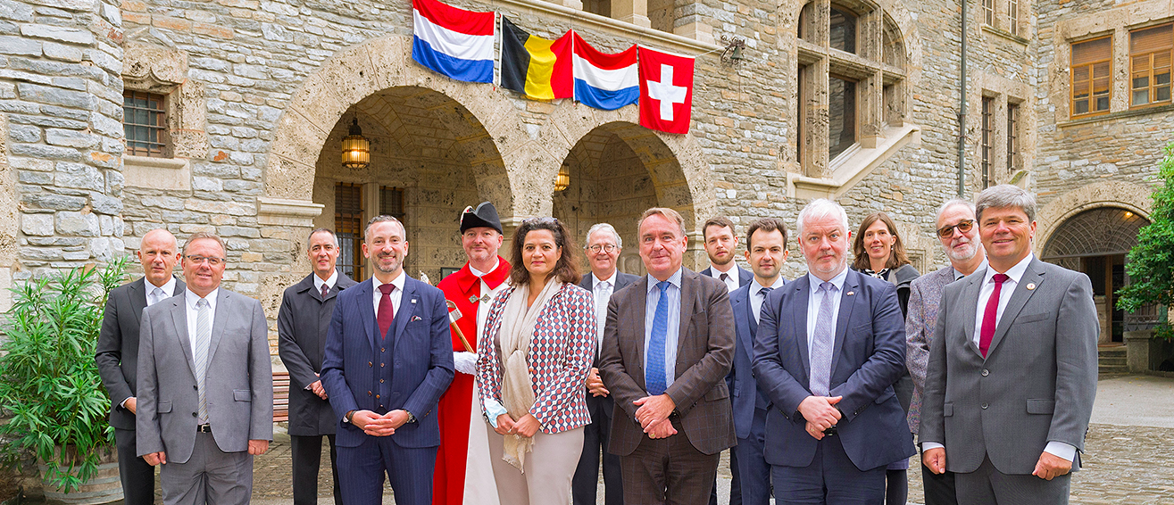 Wallis empfängt Vertreter der Benelux-Staaten