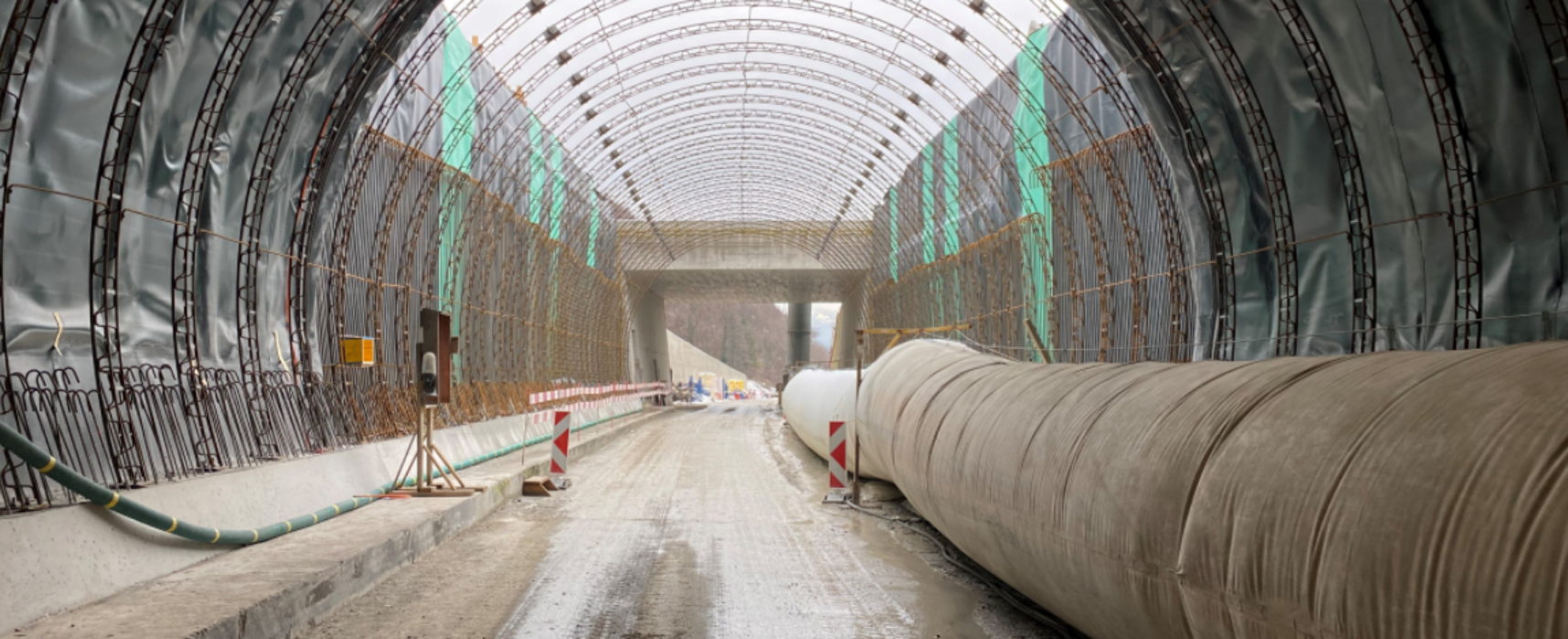 Vortriebsarbeiten im Tunnel Les Evouettes