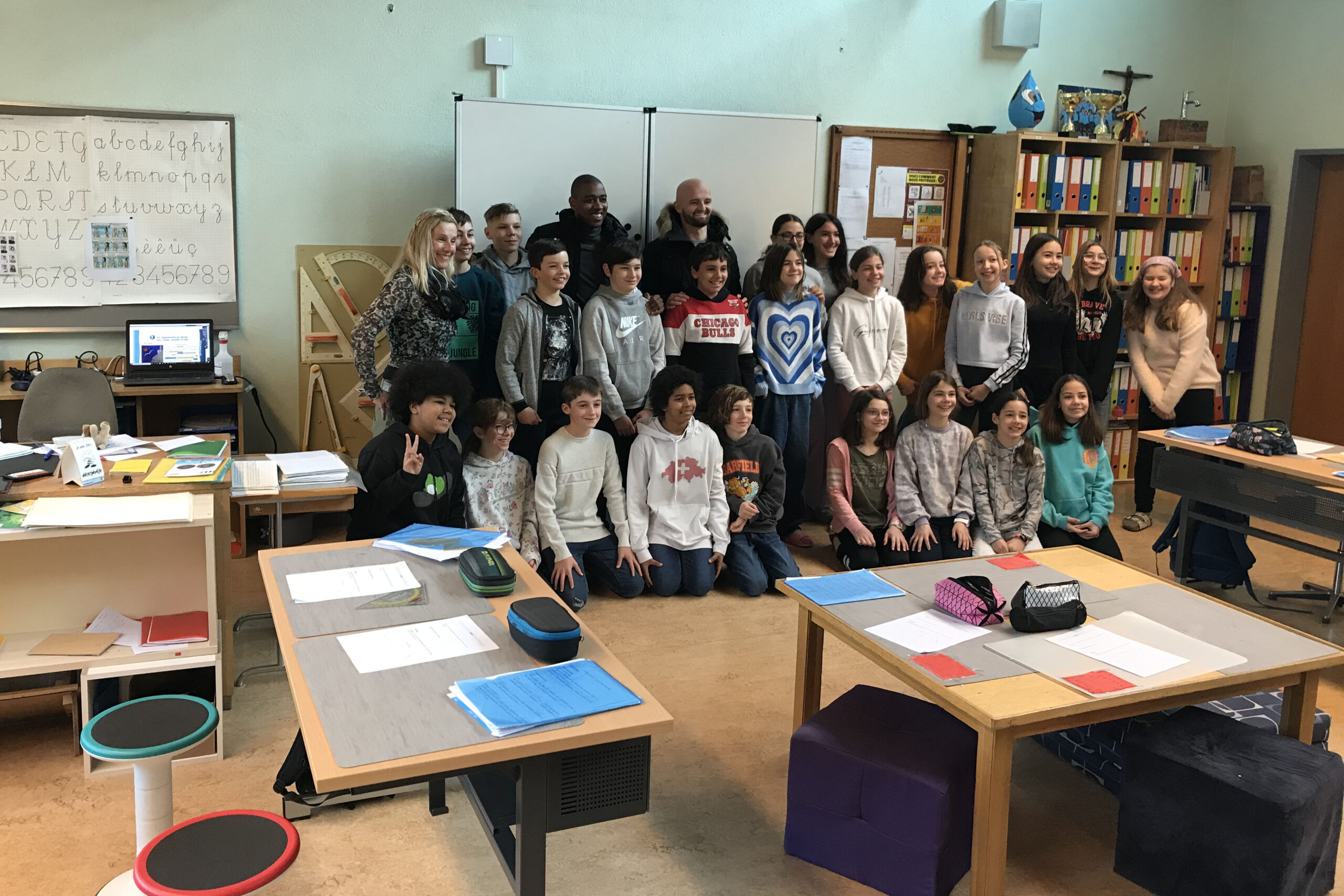 Schüler gestalten Trikot für den FC Sitten