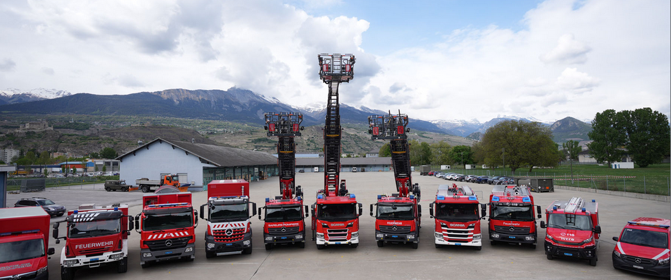 Schweres Gerät wird übergeben an die Walliser Feuerwehren