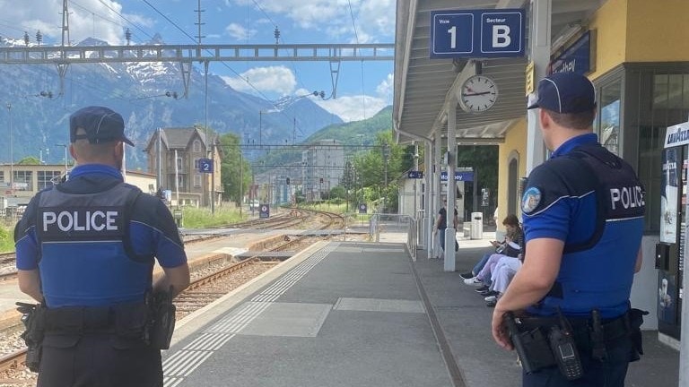 Kapo Wallis im Einsatz im ÖV