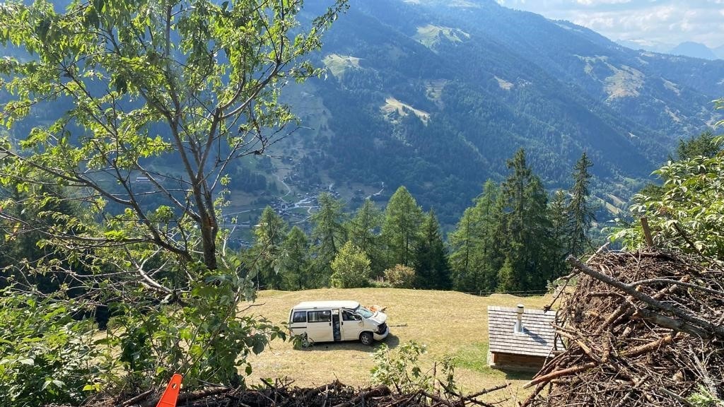 Schwerer Unfall auf der «Route de l’Alpage de Nava» in Ayer