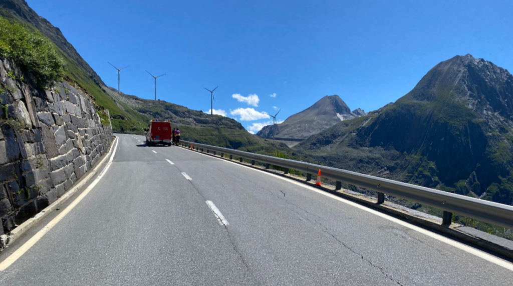 Motorradunfall Nufenenpaßstraße