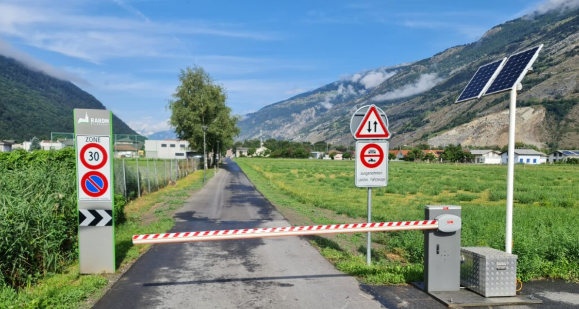 Schranken beim Mittelweg und Kanalstraße