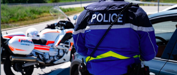 Fully : Polizist durch Fahrzeug erfaßt und verletzt