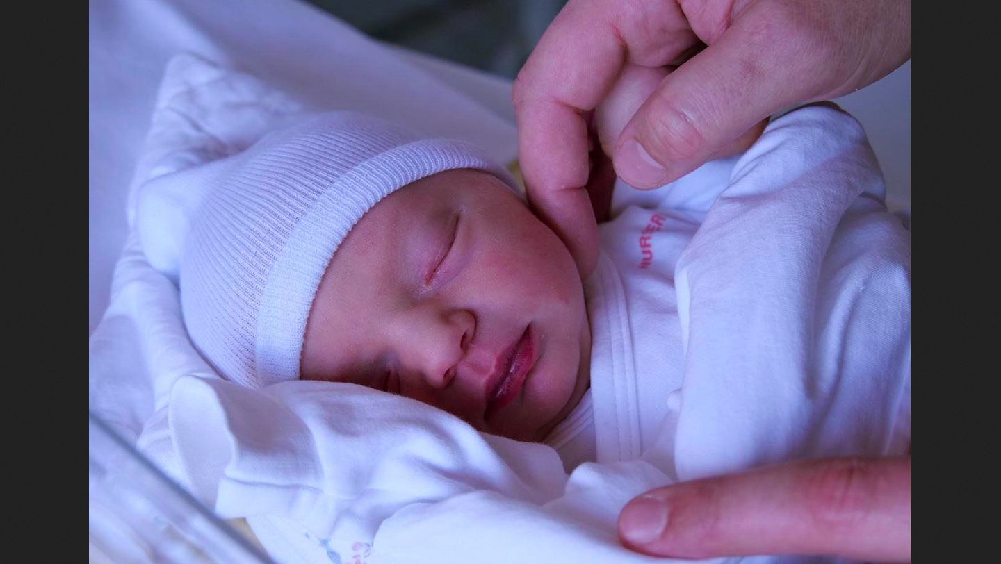 Spital Wallis in Sitten:Thaïs Kalbermatten, erstes Bebe im Jahr 2023