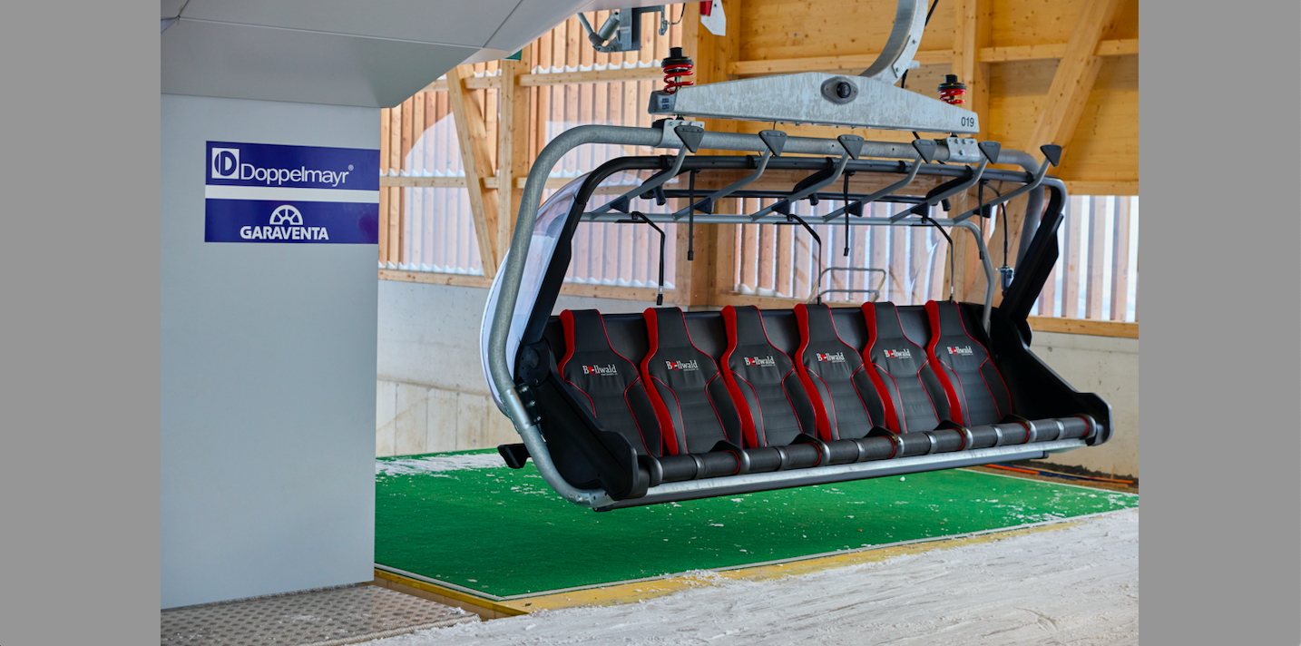 Neue Sesselbahn in Bellwald mit SolarenergieAuch Velos können bequem transportiert werden