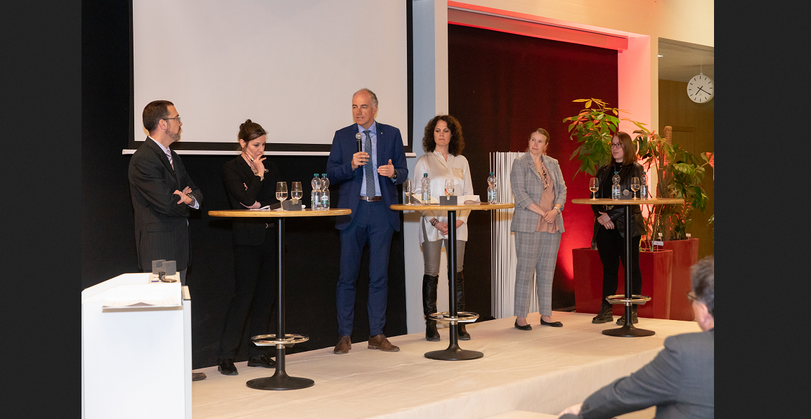10 Jahre Kaufmännische und Gewerbliche Berufsfachschule Sitten