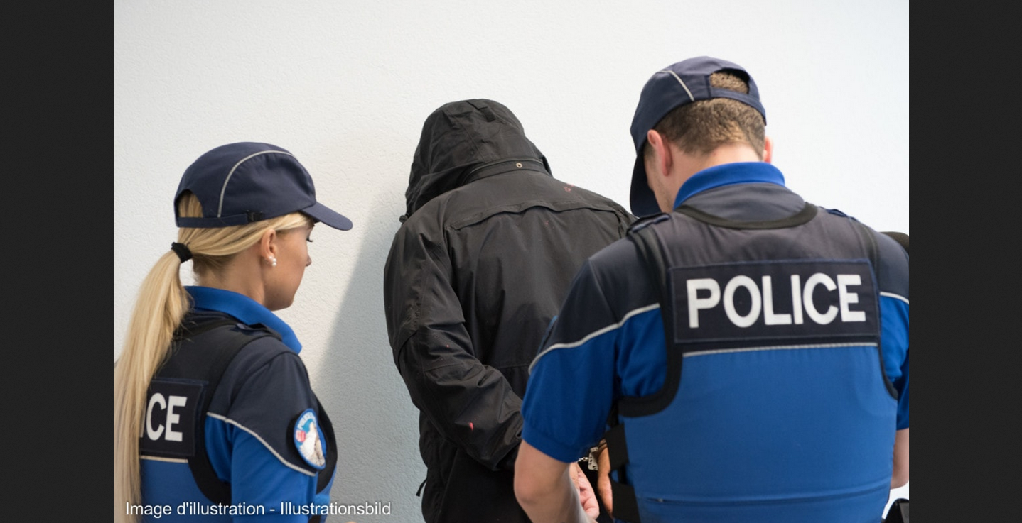 Sitten: Mutmaßlicher Täter nach Angriff auf Polizisten angehaltenGewalttätiger Fußballfän (17) identifiziert