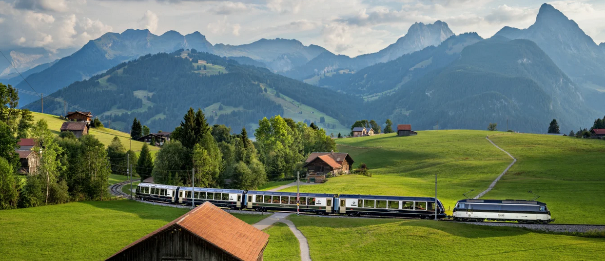 Goldpaß-Expreß wieder von Montreux nach Interlaken