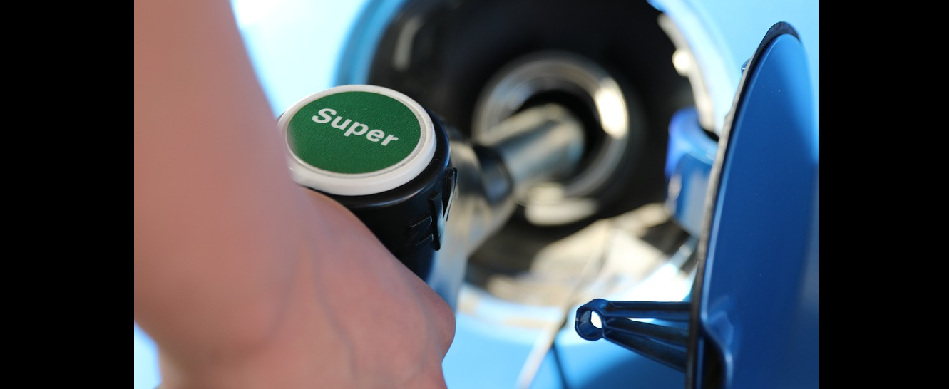 Vekehrte Welt: Erdöl billiger aber Benzinpreise steigen?