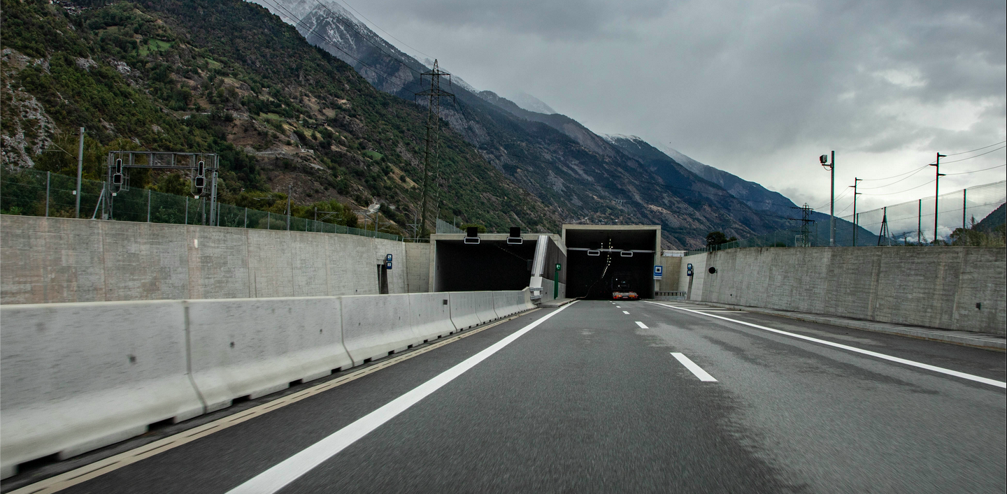 Sperrungen A9, Tunnel Turtmann zwischen Susten und Gampel: Vermessungsarbeiten werden tagsüber durchgeführt