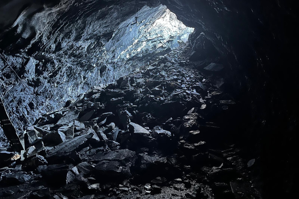 Einsturz des Becque-Tunnels: Beginn der Arbeiten für die Wiedereröffnung der Kantonsstraße zwischen Riddes und Isérables/La Tzoumaz