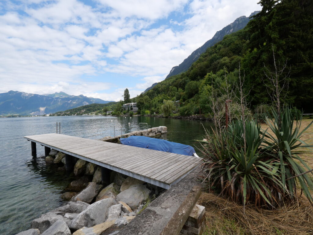 Das zu verkaufende Haus hat Seeanstoß: Der Bootssteg am Genfersee