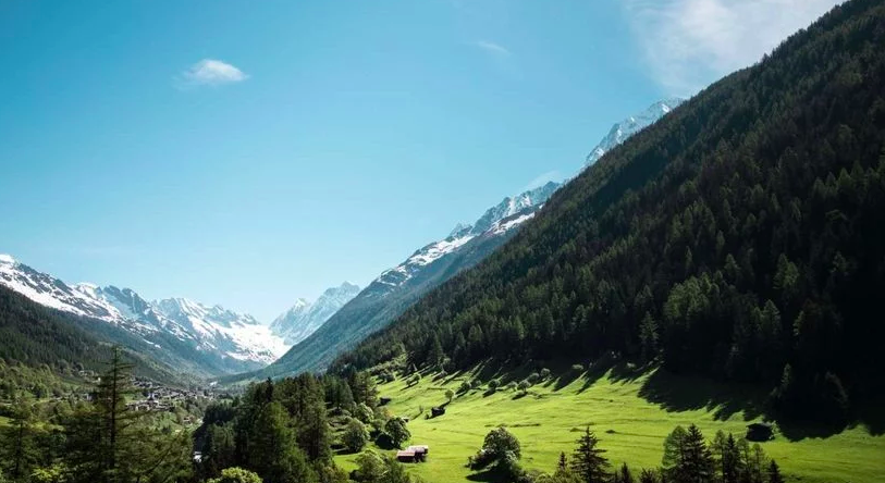 Lauchernalp-Bergbahnen mit weiteren Schritt:Hin zu einer integrierten Tourismus-Unternehmung - Kauf Alpenhotel zur Wildi