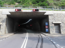 tPlatteTunnel unnel platta