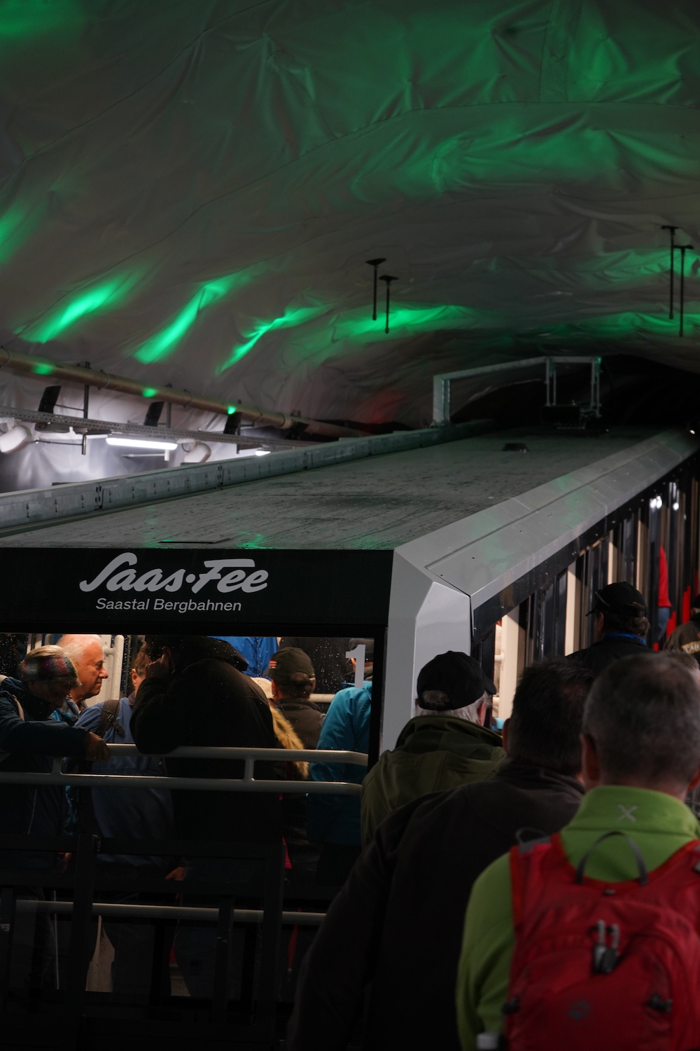 Saastal / Saas-Fee: Vom Felskinn zum Allalinhorn – Modernisierte Höhenbahn Metro Alpin startet
