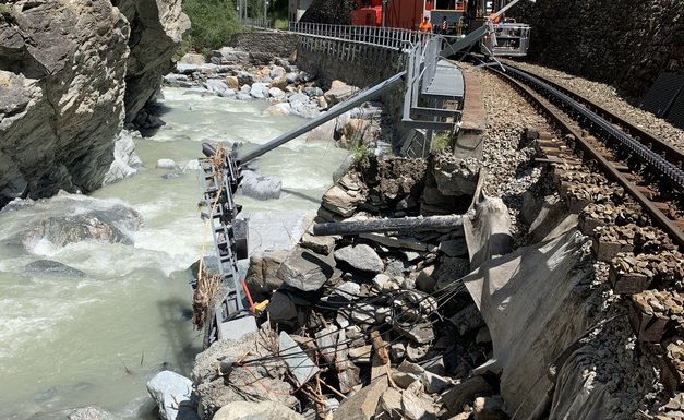Fahrplan nach Zermatt: Größeres Schadensausmaß als erwartetZugverbindung von Visp via Täsch nach Zermatt noch "mehrere Wochen" unterbrochen