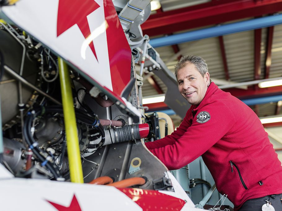 Hans-Peter Wyer über Jahrzehnte bei der Air Zermatt35jähriges Dienstjubiläum