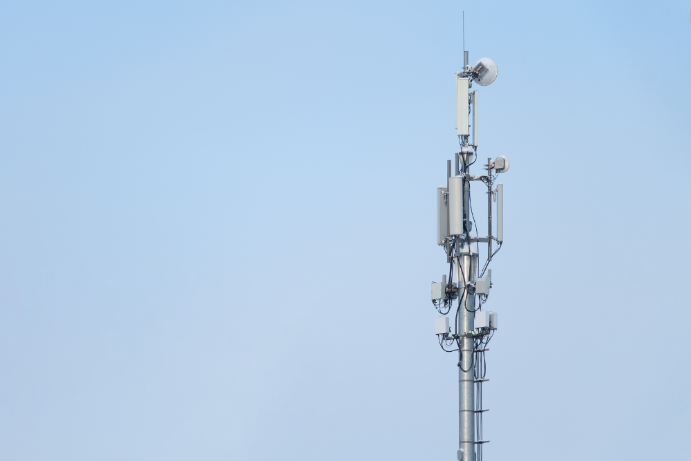 Mobilfunkanlagen im Wallis: Vereinbarung zwischen Betreibern, Gemeinden und Kanton und Anpassung der Verfahren für Antennen der neuesten Generatio
