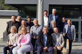 Treffen Netzwerke Berggemeinden in Susten_NOB und GPMVR beim Gruppenbild_zvg
