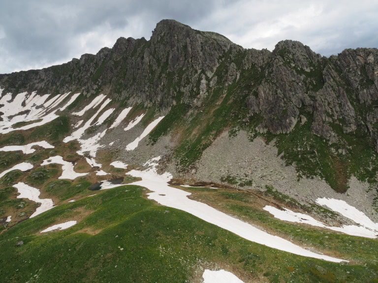 Trient: Tödlicher Sturz auf dem Ostgrat der Pointe du Midi3 Suchhunde, Air Glacier und Schweizer Luftwaffe im Einsatz