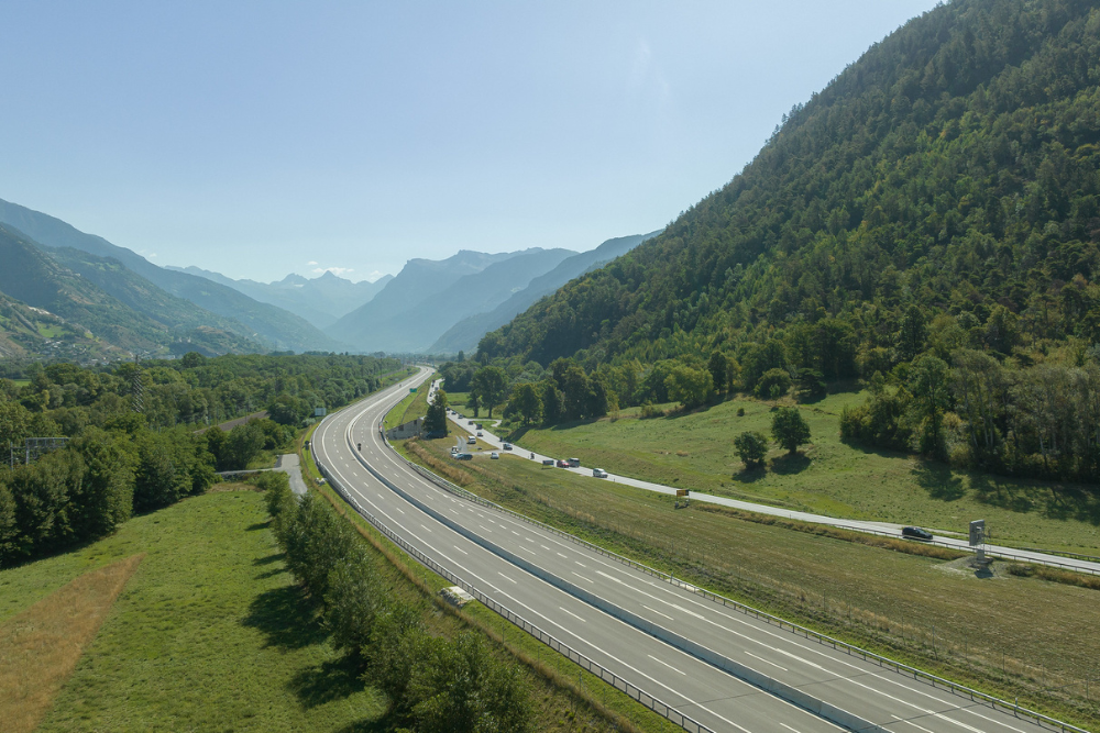2½-monatige Totalsperrung der A9 im Abschnitt Raron – Gampel / StegSeit August 2023 offener Abschnitt muß wieder gesperrt werden
