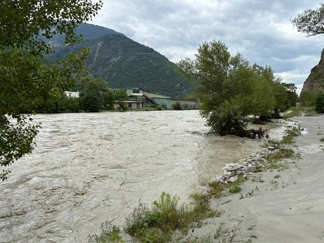 Hochwasser der Rhone und der Seitenflüsse – Saastal, Mattertal und Goms besonders stark betroffen