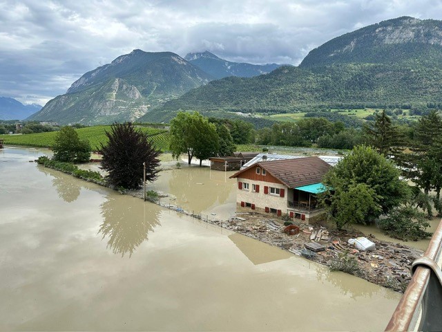 Hochwasser der Rhone und der Seitenflüsse – Evakuierungen – Besondere Lage ausgerufen