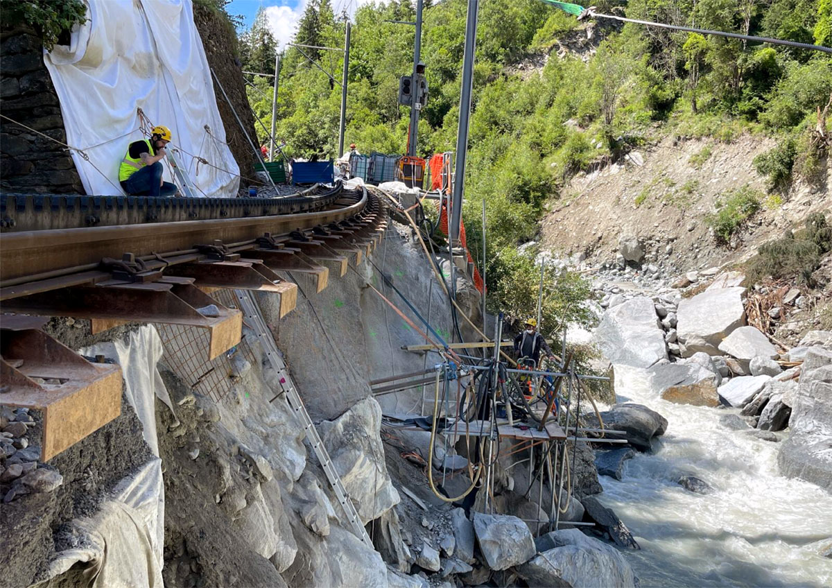 Schäden zwischen Zermatt und Täsch behobenZwischen Visp und Täsch jedoch bis Mitte August Busse