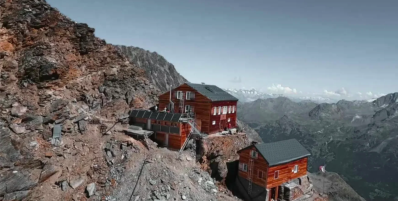 Saas-Fee: Tödlicher Sturz eines vermißten Bergwanderers (77)Bei Abstieg von der Mischabelhütte tödlich verunfallt