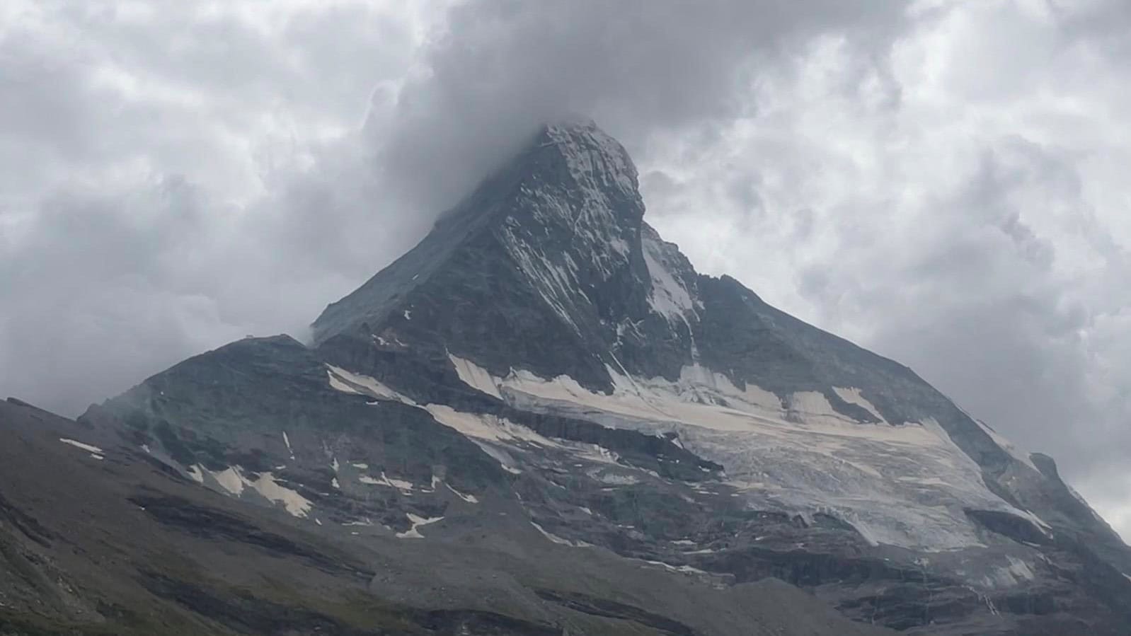 Zermatt: Tödlicher Bergunfall am Matterhorn – Drittperson meldete AbsturzWeiterer Toter am Hörnligrat