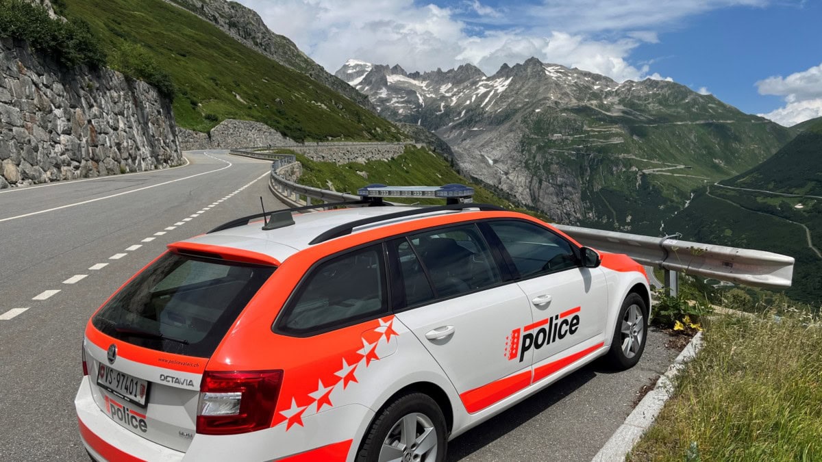 Kantonspolizei Wallis geht weiter gegen Raser vor4 Lenker aus dem Verkehr gezogen