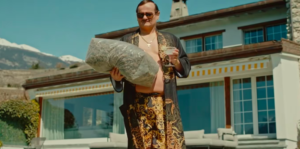 Olivier Imboden in seiner Filmrolle im Film Tschugger des staatlichen SRF (Bild: SRF)