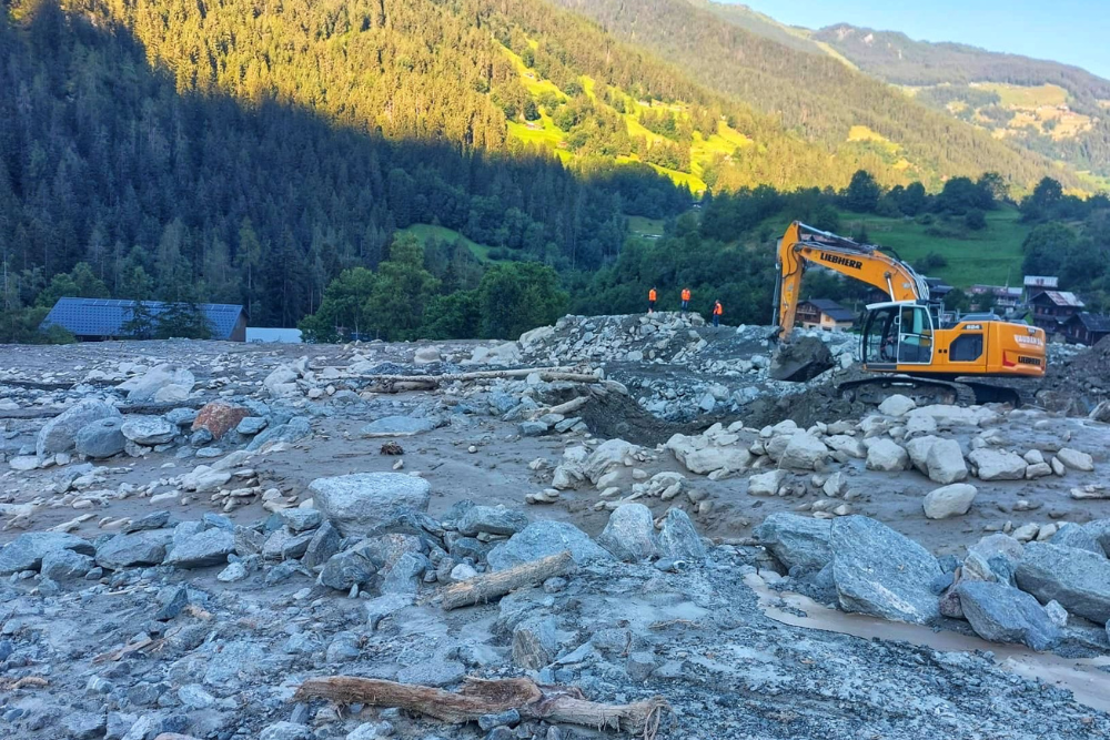 Zugang zum Haut Val de Bagnes nach VerschüttungenEine Galerie und eine provisorische Seilbahn und sollen Zugang dauerhaft sichern
