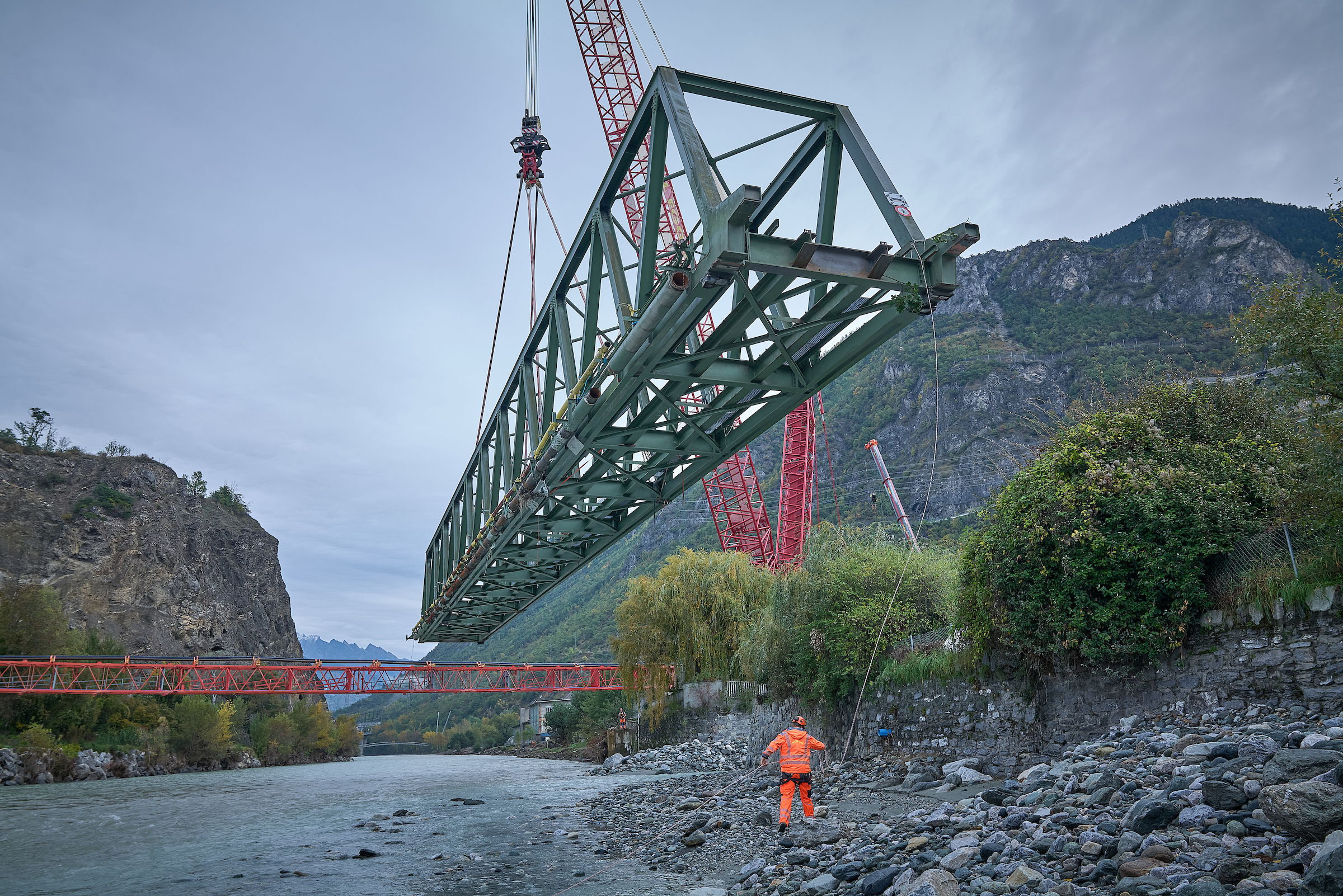 Sicherung des Sektors Siders-ChippisDer Rückbau der Eisenbahnbrücke ist abgeschlossen