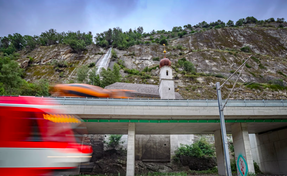 Fahrplan 2025 für den öffentlichen Verkehr im WallisFahrplan 2025 mit Ausbau "Ebene - Gebirge"