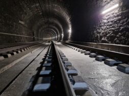 Betonfahrbahn Scheiteltunnel_3 Lötschbergtunnel schäden
