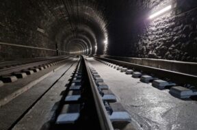 Betonfahrbahn Scheiteltunnel_3 Lötschbergtunnel schäden