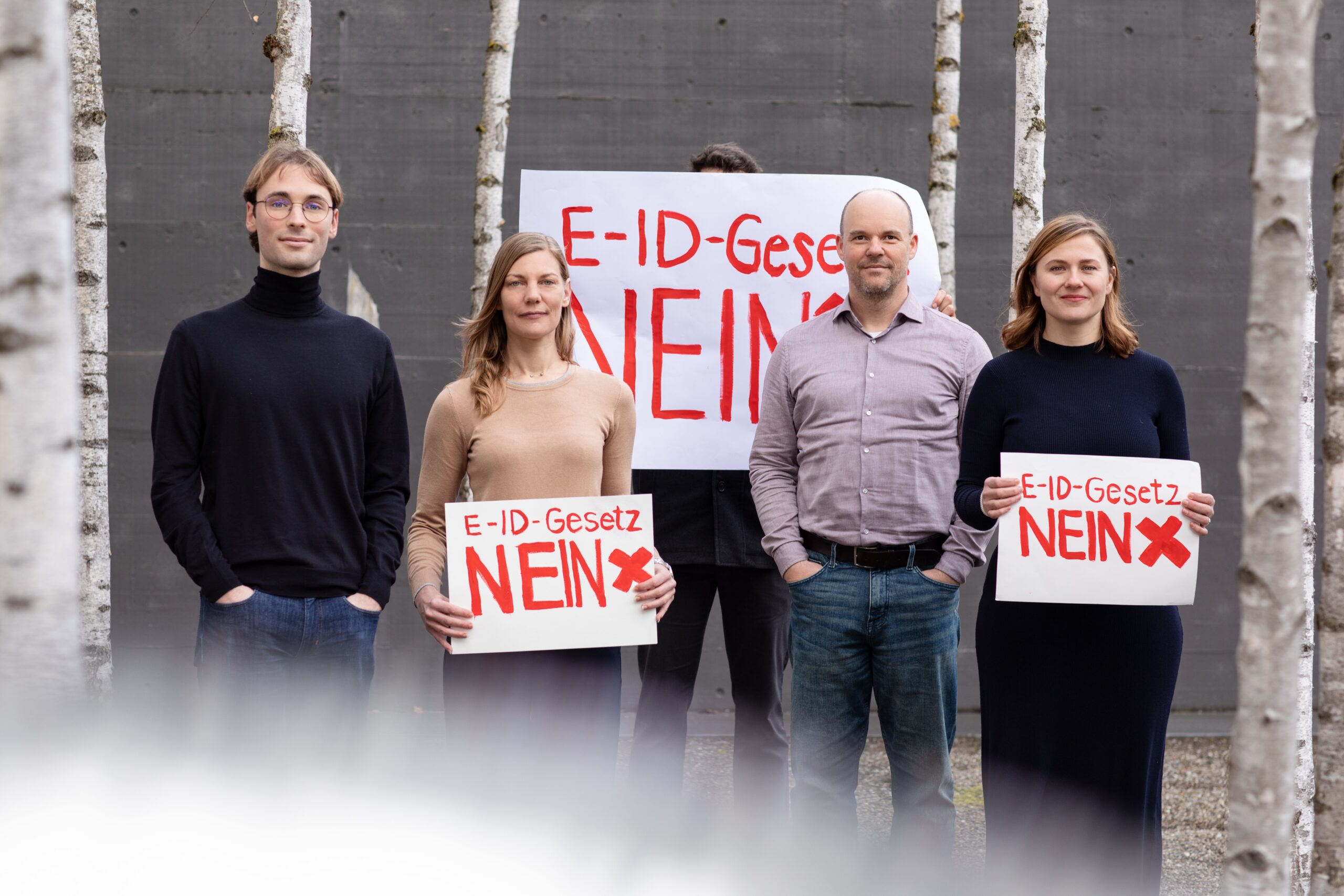 Piratenpartei ergreift das Referendum gegen das E-ID-GesetzSchweizer Paßdaten sollen nicht an ausländische Konzerne gehen