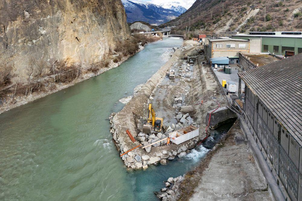 Sicherung des Abschnitts Siders-Chippis nach den ÜberschwemmungenHochwasser: Aktueller Stand der dringlichen Maßnahmen