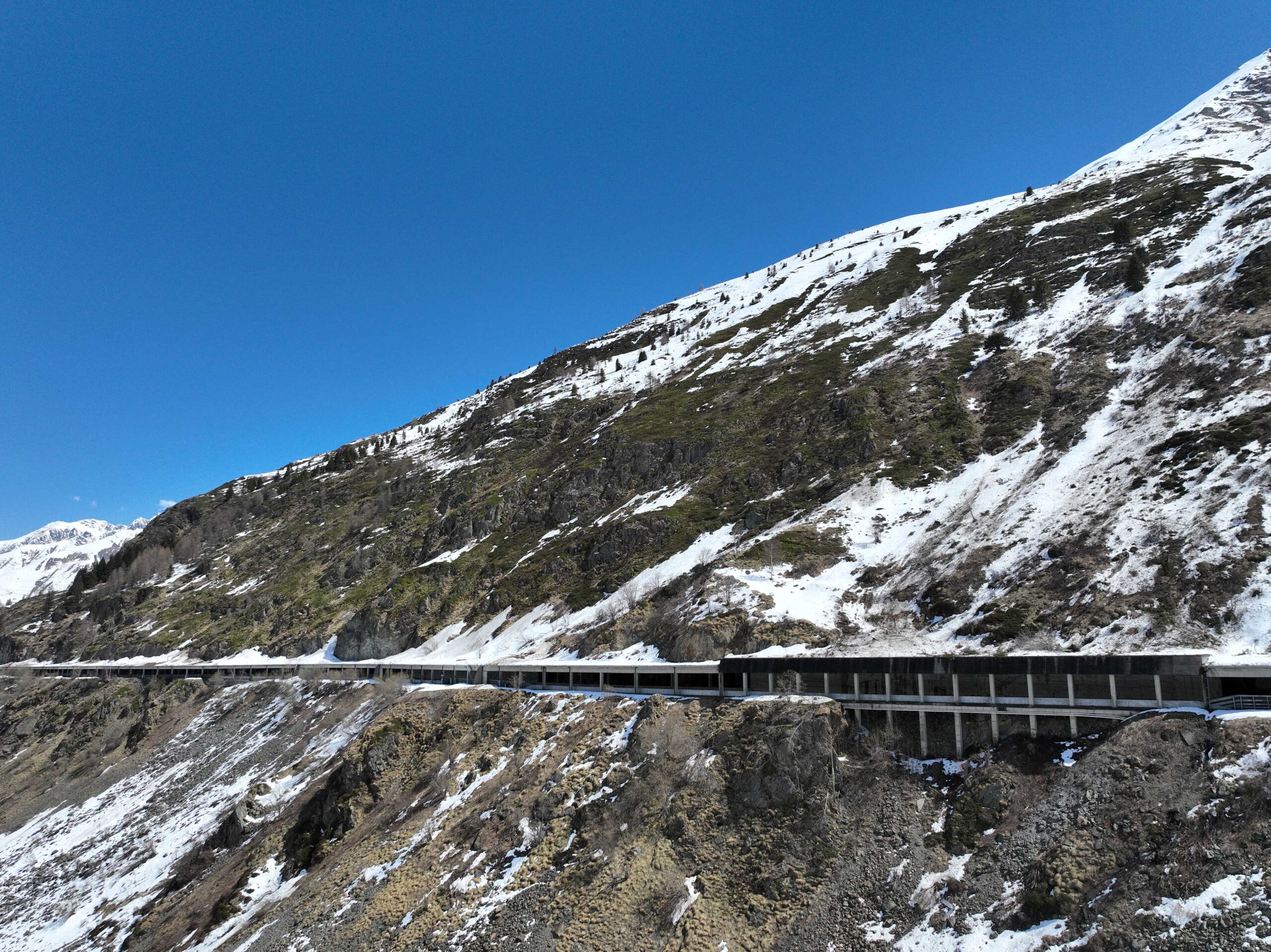 A21: Großer St. Bernhard bleibt bis auf Weiteres geschlossenWegen Steinschlaggefahr bleibt A21 nach Italien gesperrt