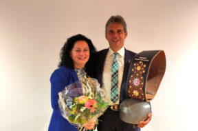 DV 2025_Die neue Vereinspräsidentin Charlotte Salzmann-Briand mit ihrem Vorgänger Reinhard Imboden