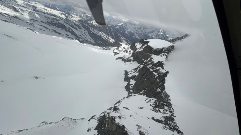 Bei Gleitschirmflug vom Allalinhorn zur Täschhütte tödlich verunglücktGleitschirmpilot (37†) prallt gegen Felswand