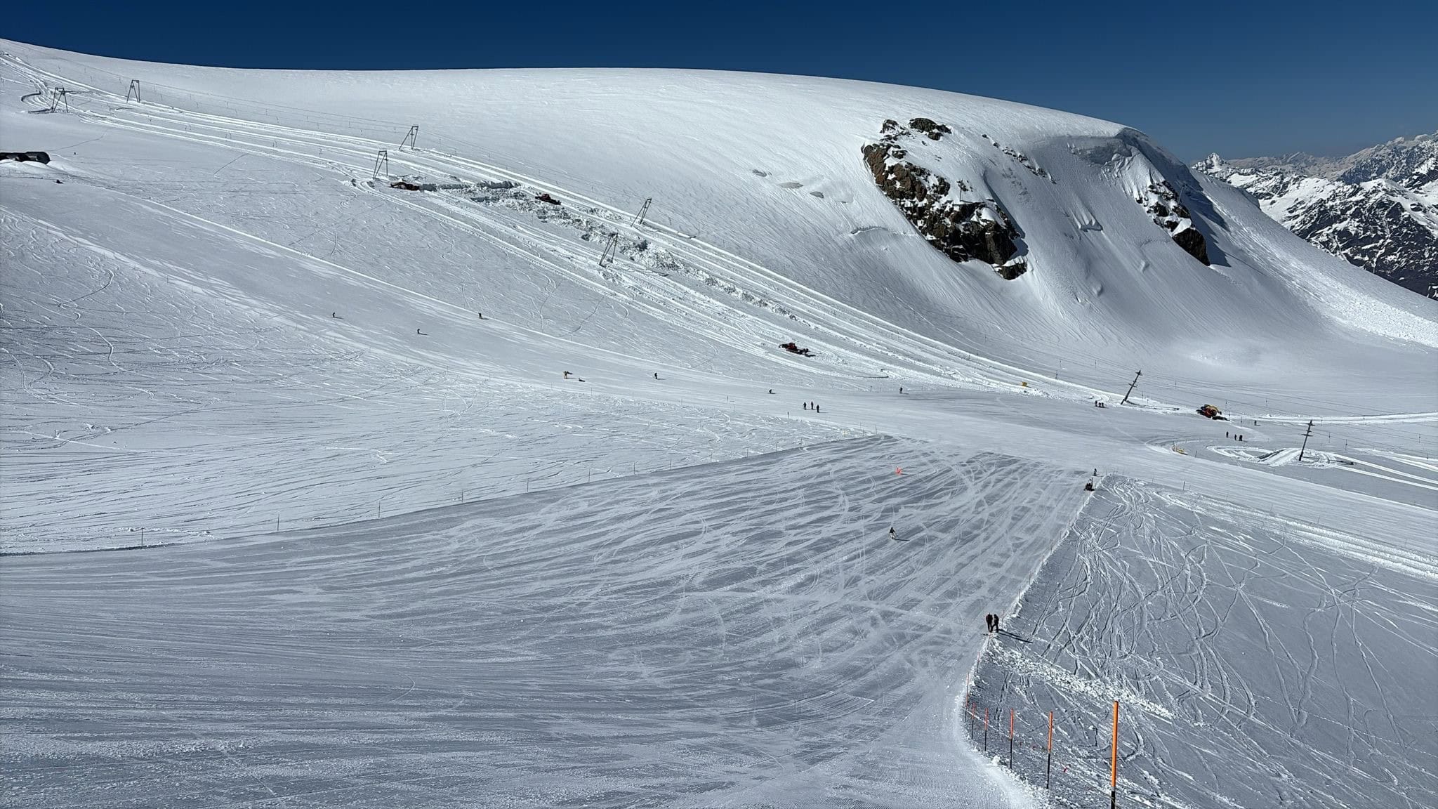 Skiunfall in Zermatt: Kantonspolizei Wallis sucht Zeugen2 Schwerverletzte - Wer hat am Pleteau Rosa den Unfall beobachtet?