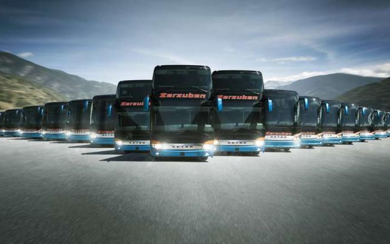EHC Visp mit neuem Mannschaftsbus in der Lonza-ArenaEinweihung des neuen Teamcars am Montag, 12. Mai