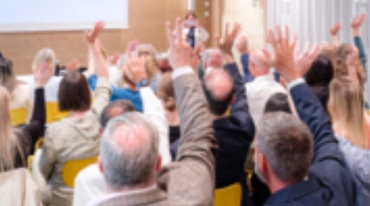 Internationales Gipfeltreffen zur digitalen Hochschulbildung in BrigPhysisches statt bloß digitales Zusammenkommen in Brig