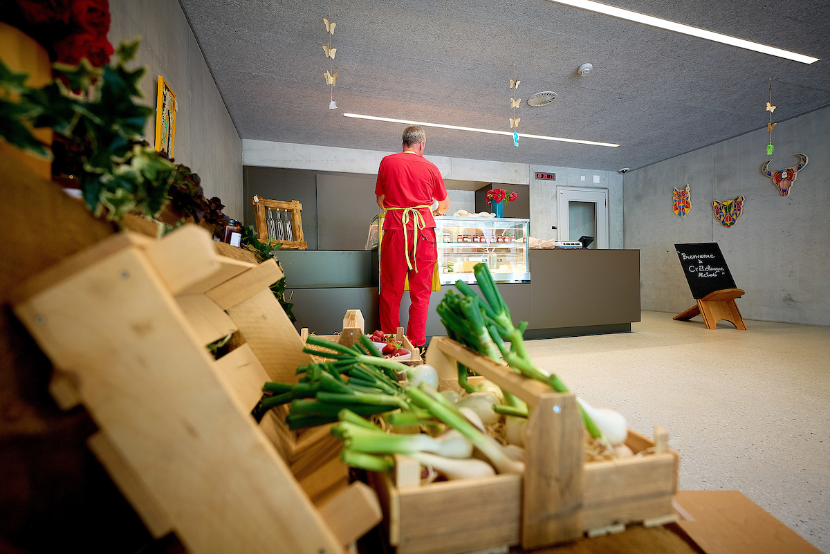 Dienststelle für den Straf- und Massnahmenvollzug teilt Eröffnung von Laden in Strafanstalt Crêtelongue mitEröffnung eines Verkaufsladens