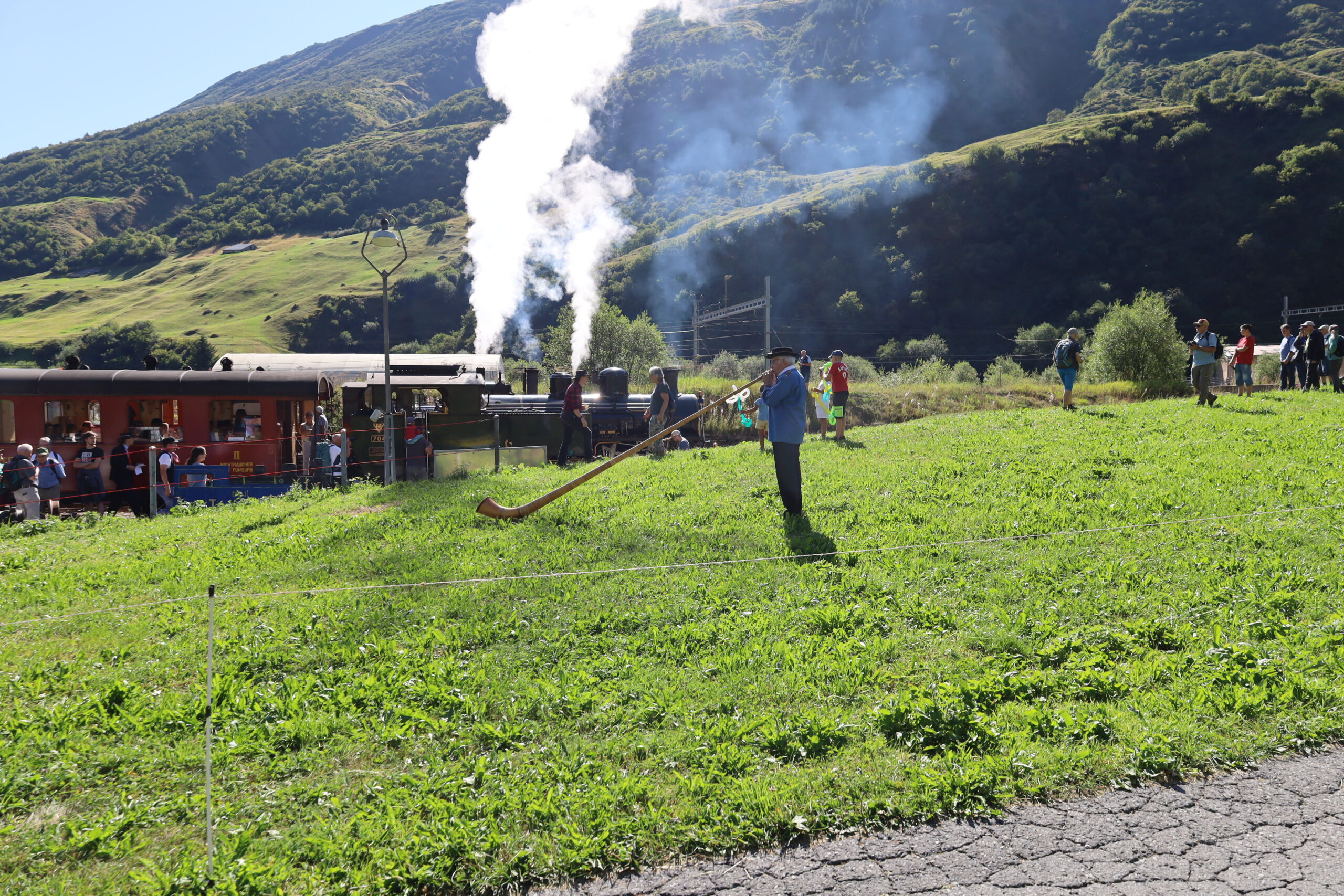 Dampfbahn Furka-Bergstrecke (DFB) eröffnet die SaisonNeu Ermäßigung mit Halbtax, GA und anderen Vergünstigungen