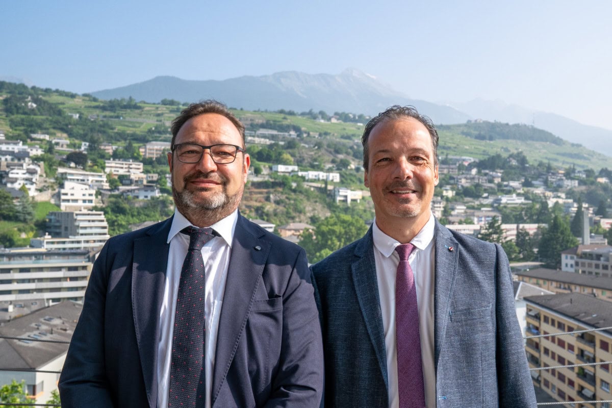 Nicolas Zermatten und Pascal Epiney befördertErnennungen bei der Kantonspolizei Wallis